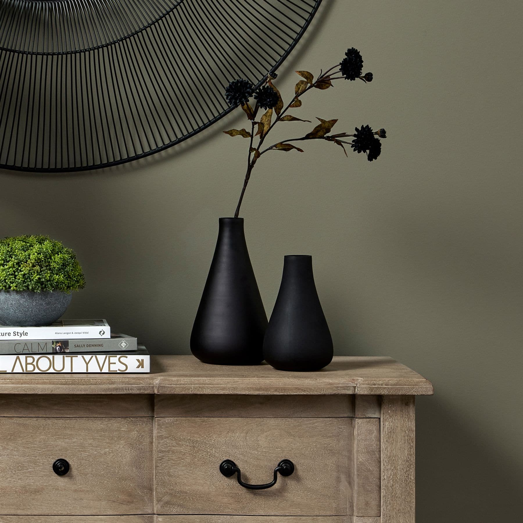 Black Tapered Glass Vase – Additional view 2