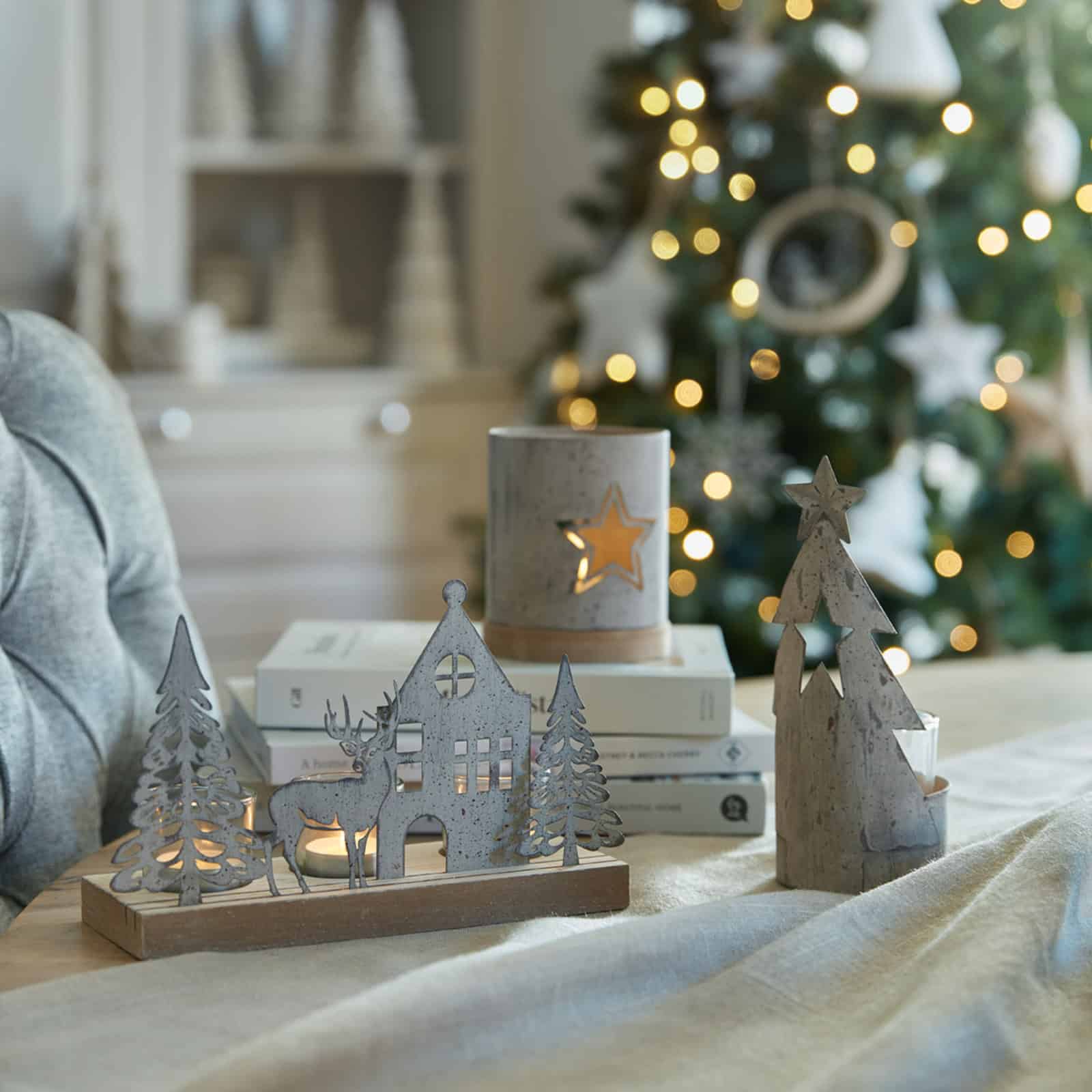 Rustic Metal Scene Tealight On Wood Stand With Glass Votives – Bedroom