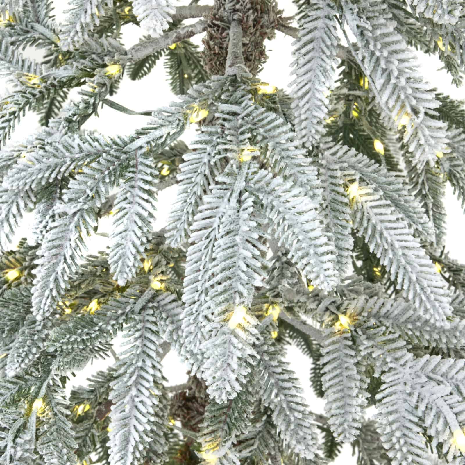 Large Snowy Woodland Pre-Lit 350 Led Christmas Tree – Material: Plastic
