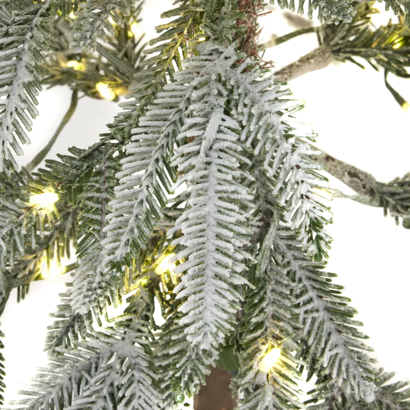 Medium Snowy Woodland Pre-Lit 200 Led Christmas Tree – Material: Plastic