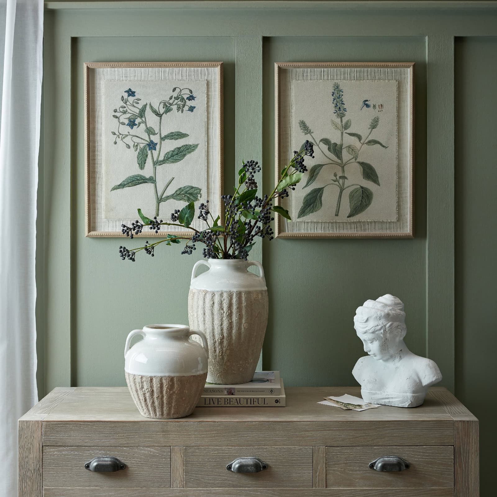Flora & Fauna Collection Borage On Linen In Beaded Frame – Wall Art