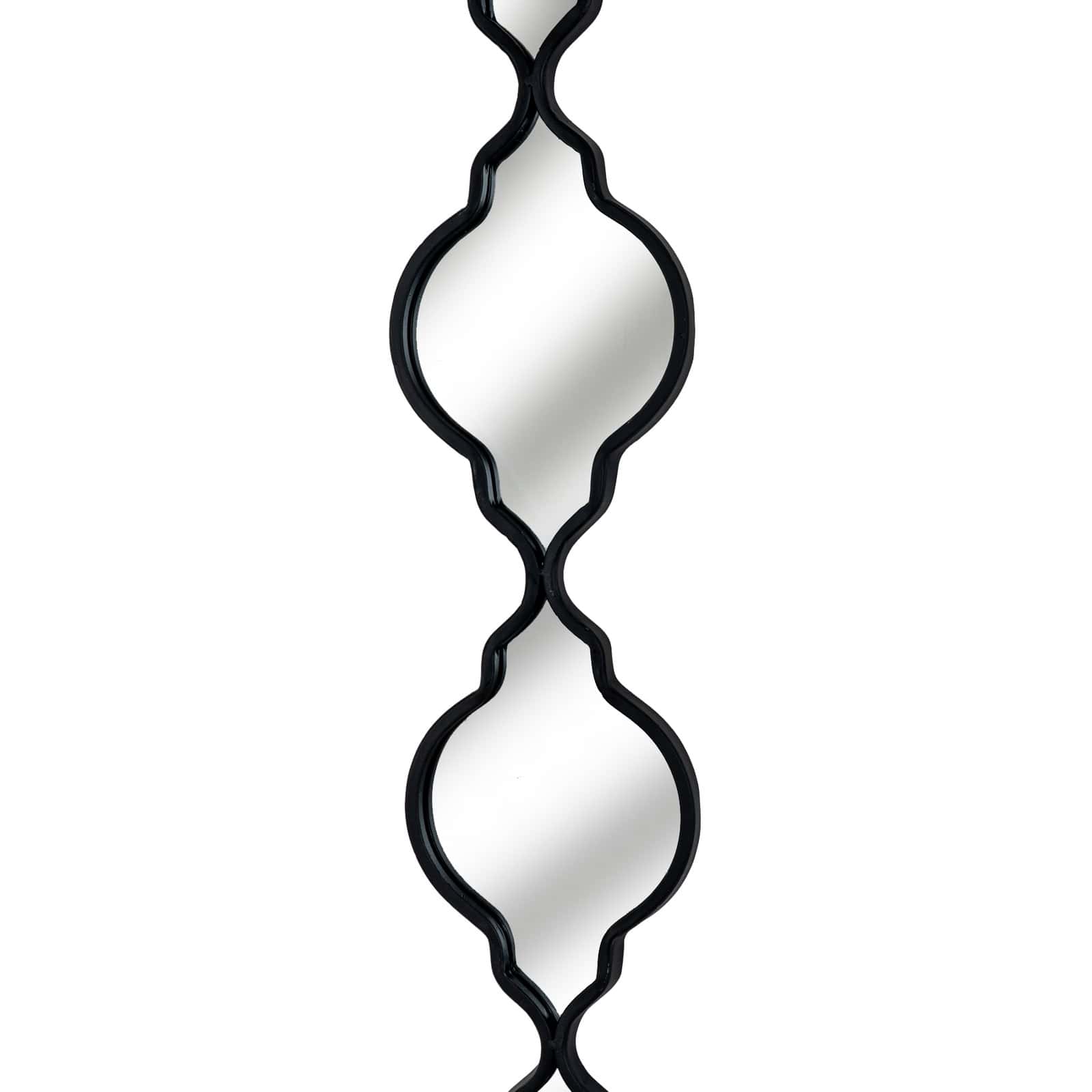 Black Quarterfoil Decorative Hanging Mirror – Material: Metal