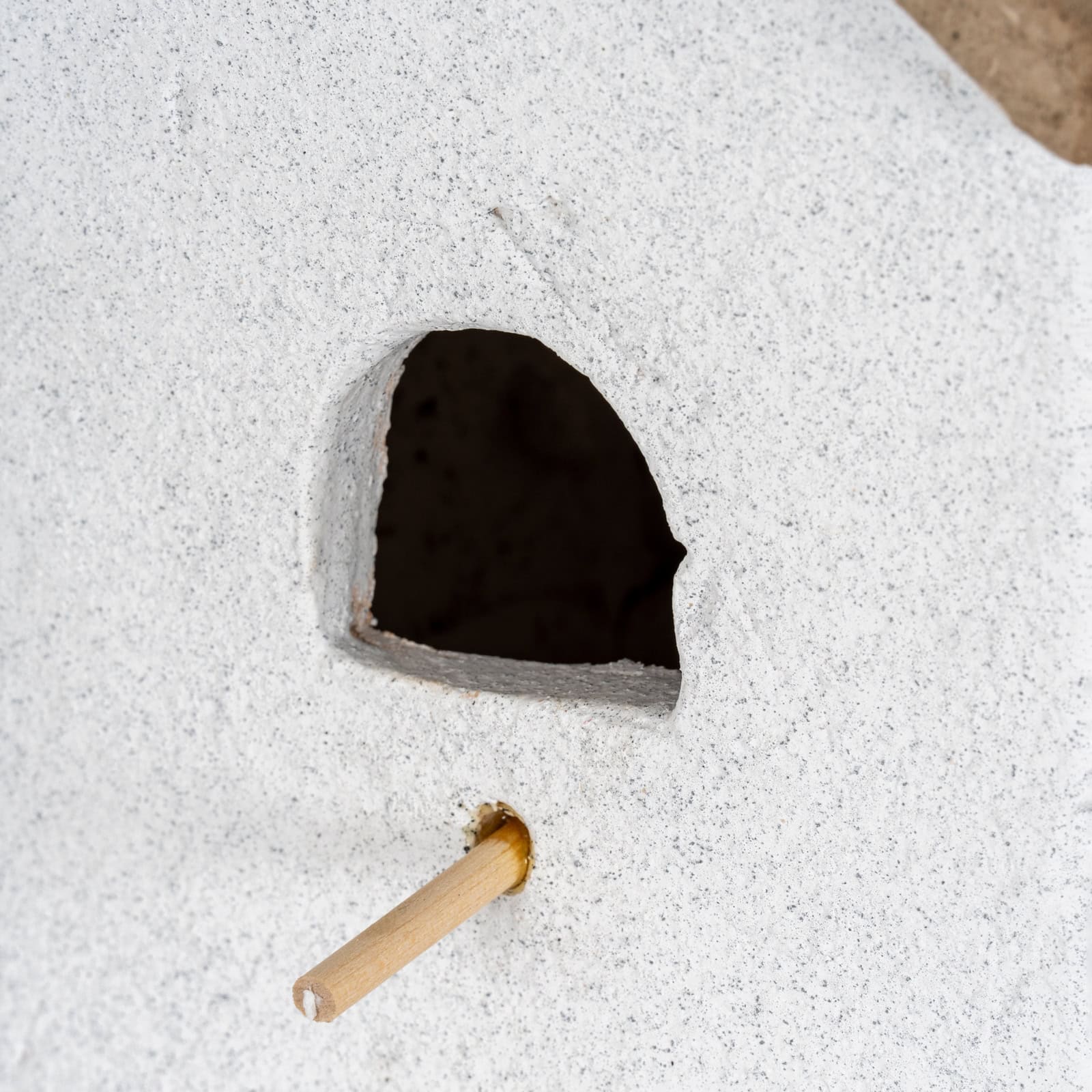 Hanging Bird House – Material: Ceramic